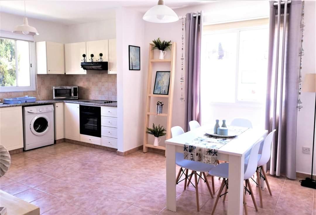 Pafia Modern Apartment Paphos Exterior photo